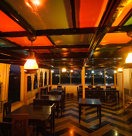 Food & Restaurants
